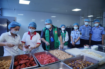 專項(xiàng)抽檢在行動(dòng) 護(hù)航校園好“食”光